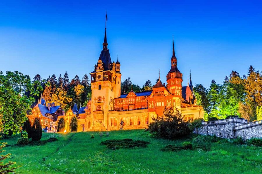 1-Day Guided Tour: Bucharest-Peles, Dracula Castle & Brasov - Three very different Romanian sights in one day