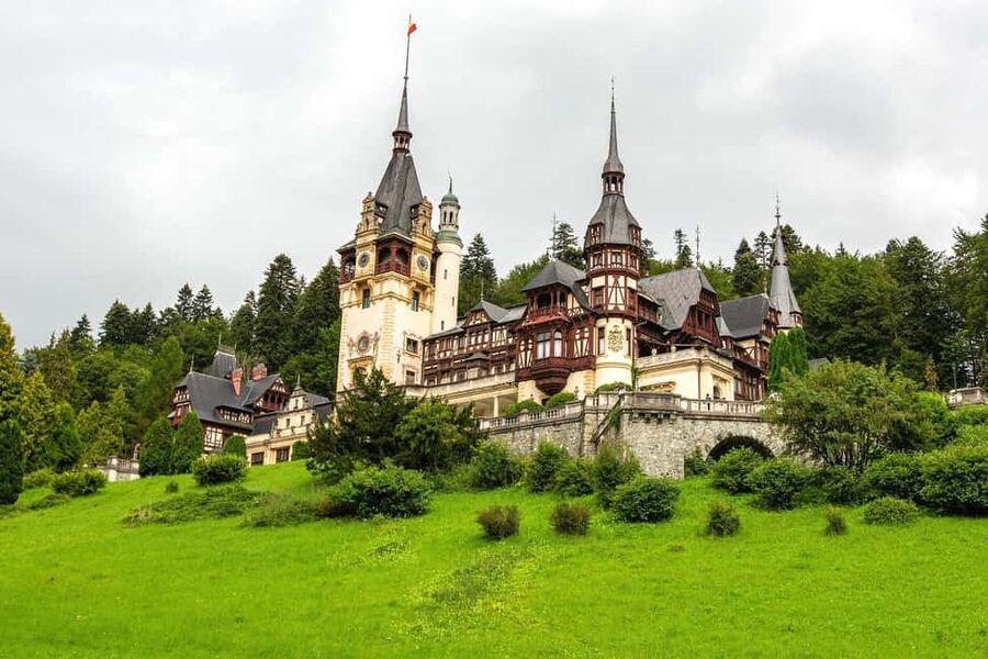 1-Day Guided Tour: Bucharest-Peles, Dracula Castle & Brasov - The final call