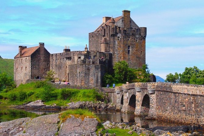 1 Day Tour from Inverness - Isle of Skye, Fairy Pools, and Eilean Donan Castle - What the minibus day feels like