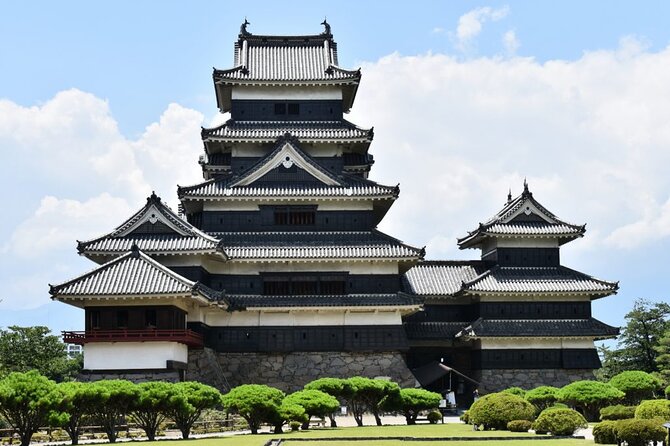 1-Day Tour from Nagano and Matsumoto Kamikochi & Matsumoto Castle - Matsumoto Castle: Japan’s black-and-white landmark