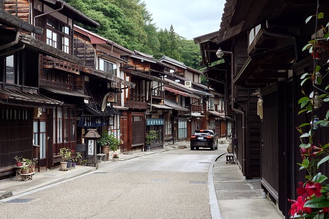 1 Day Tour From Nagano to Matsumoto Castle and Narai-Juku - A long day linking three very different places