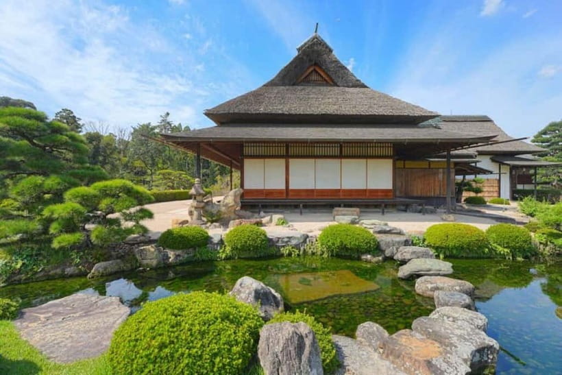 1-Day Tour from Okayama: Kurashiki, Gardens & Okayama Castle - Korakuen Garden, ponds, tea houses, and quiet paths
