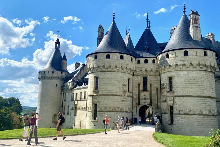 2-day Private Top 6 Loire Valley Castles from Paris Mercedes - A Family Winery and Loire Valley Wine