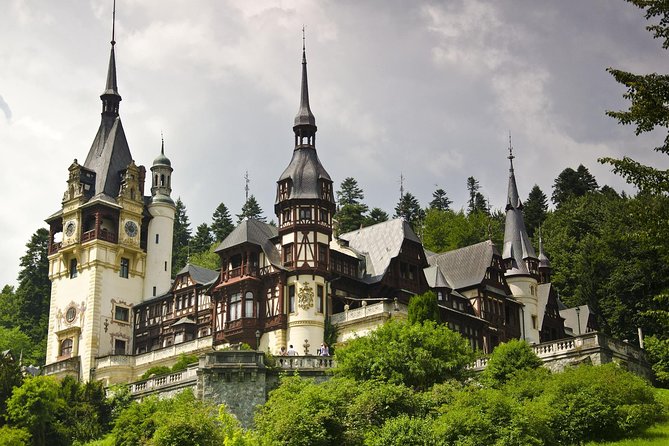 2-Day Small-Group Tour to Dracula's Castle, Rasnov Fortress, Peles Castle, Sighisoara and Libearty Brown Bear Sanctuary with Overnight in Brasov - Bran Castle and the Dracula connection