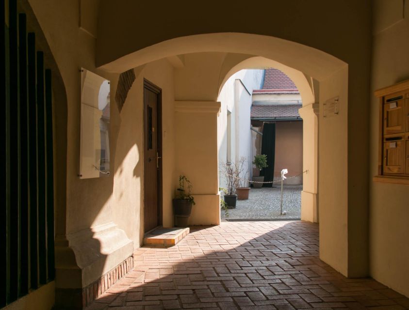 2 Hours Buda Castle Walking Tour - Walk with a Historian - Mary Magdalene Church and the marks of time