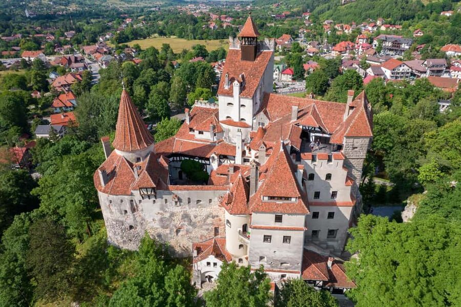 3 Castle Bucharest: Dracula Castle, Wednesday & Peles Castle - Three castles, three different moods