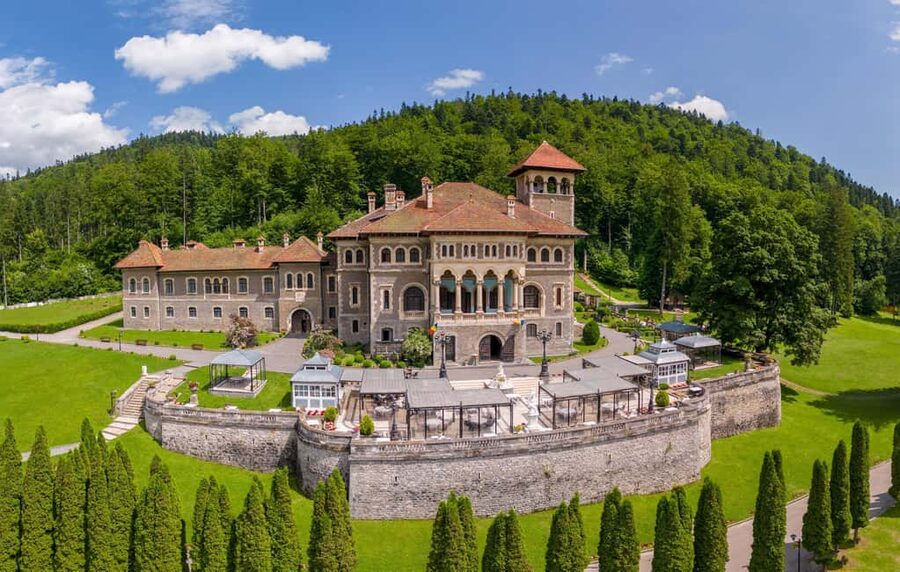 3 Castle Bucharest: Dracula Castle, Wednesday & Peles Castle - Who will enjoy this route most
