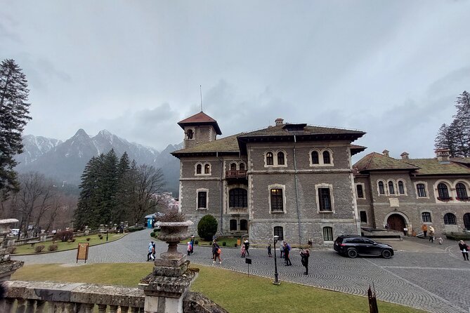 3 Castle:Peles ,Bran,Cantacuzino Tour from Brasov /Hotel pickup - Bran Castle: medieval walls and the Dracula story