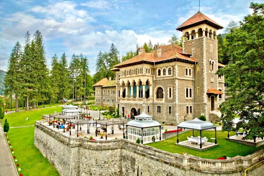 3 Castles Tour From Bucharest: Peles, "Wednesday" & Dracula - Who should book this castle tour?