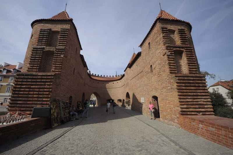 3 hour: Warsaw Old Town with Royal Castle /inc. Pick-up/ - Starting at your hotel and reaching the Old Town