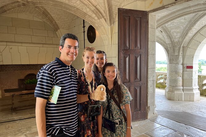 3 Loire Valley Castles and Wine Tasting Private Guided Tour - Who should book this day