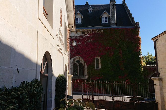 A day in Saint-Émilion and its Châteaux in a private tour (Van Luxe) - The first château, Clos Fourtet and Saint-Émilion wine