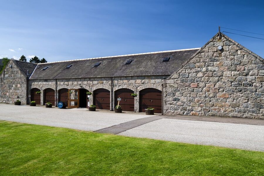 Aberdeen, Shire Castle & Distillery Private Group Day Tour - Why this private Aberdeenshire day works
