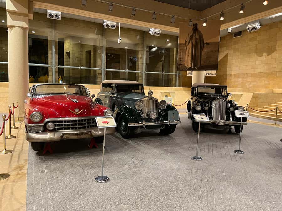 Al Masmak Fortress, Murabba Palace, and Souq Al Zal Tour - Souq Al Zal and traditional goods