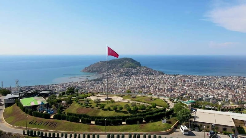 Alanya: Castle Sunset Tour, Damlatas Cave&Cable Car Options - Guides, languages, and the group atmosphere