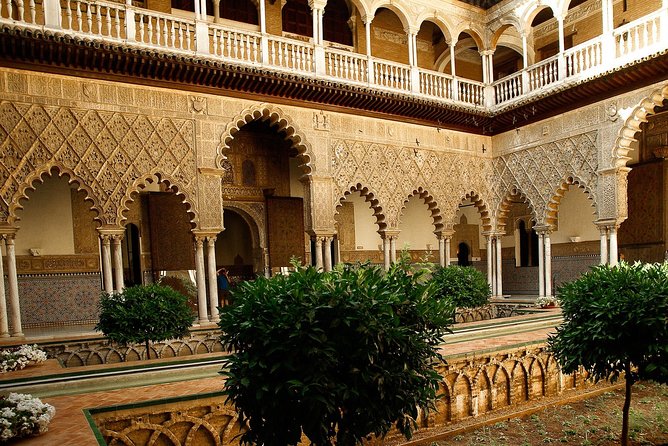 Alcázar and Jewish Quarter Guided Walking Tour in Seville - Entering the Royal Alcázar
