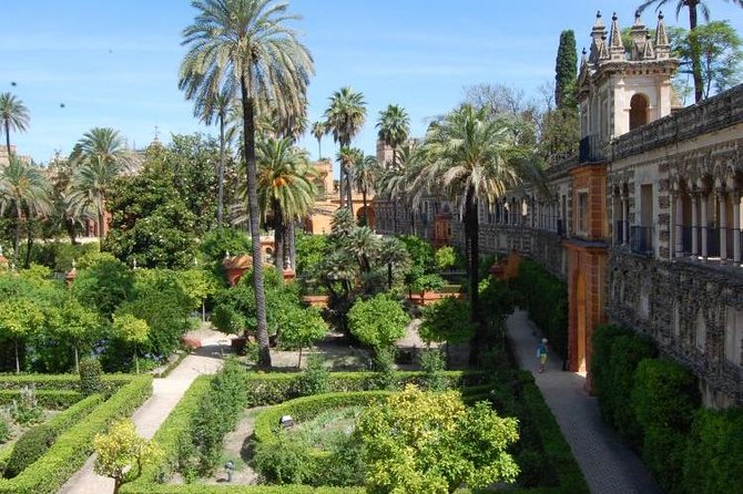 Alcázar and Jewish Quarter Guided Walking Tour in Seville - Skip-the-line access and the ticket question
