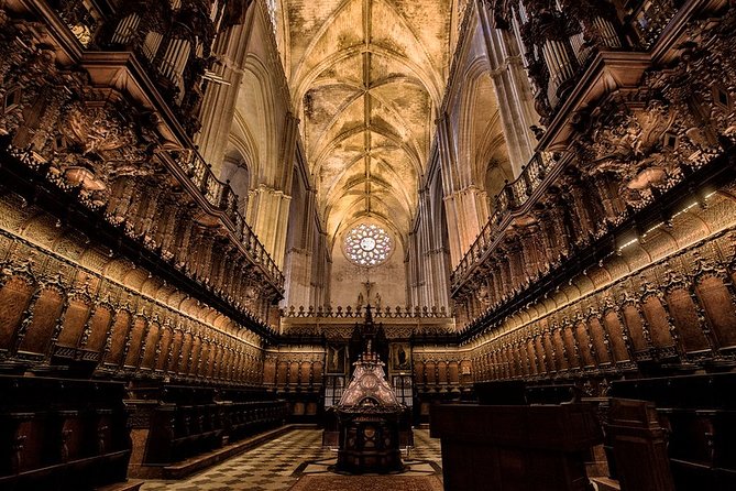 Alcazar, Cathedral and Giralda Guided Tour with Priority Tickets - The Giralda: a former minaret with a city view