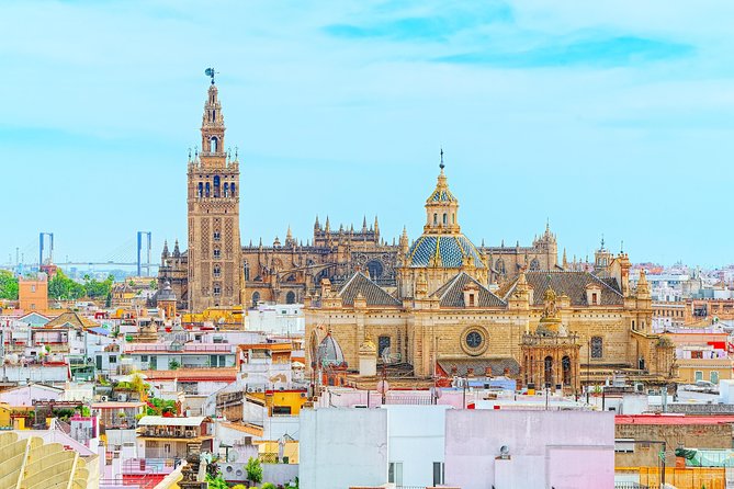 Alcazar, Cathedral and Giralda Guided Tour with Priority Tickets - The guides: history with personality, but listen closely