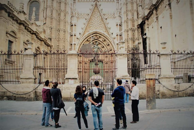 Alcazar & Cathedral of Seville Exclusive Group max. 9 guests - Key points to know before booking