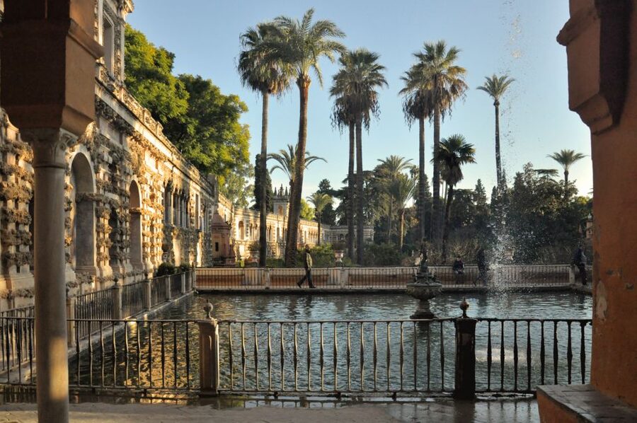 Alcázar of Seville Skip-the-Line Tickets and Guided Tour - Who should choose this tour?