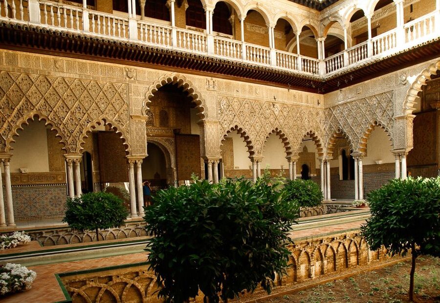 Alcazar of Seville VIP Tour - Priority entry and the first moments inside