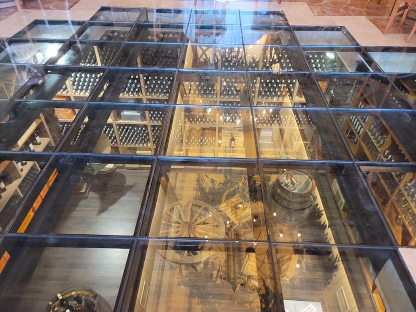 Alicante:Beatiful Castle of Mola+tasting of local wine - Tasting three Alicante wines