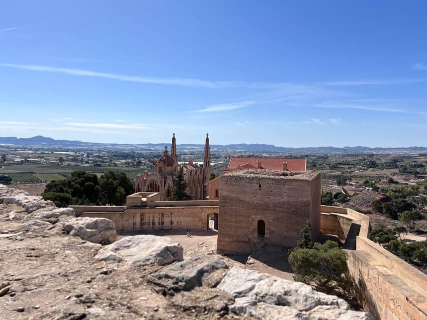 Alicante:Beatiful Castle of Mola+tasting of local wine - How the private format changes the day