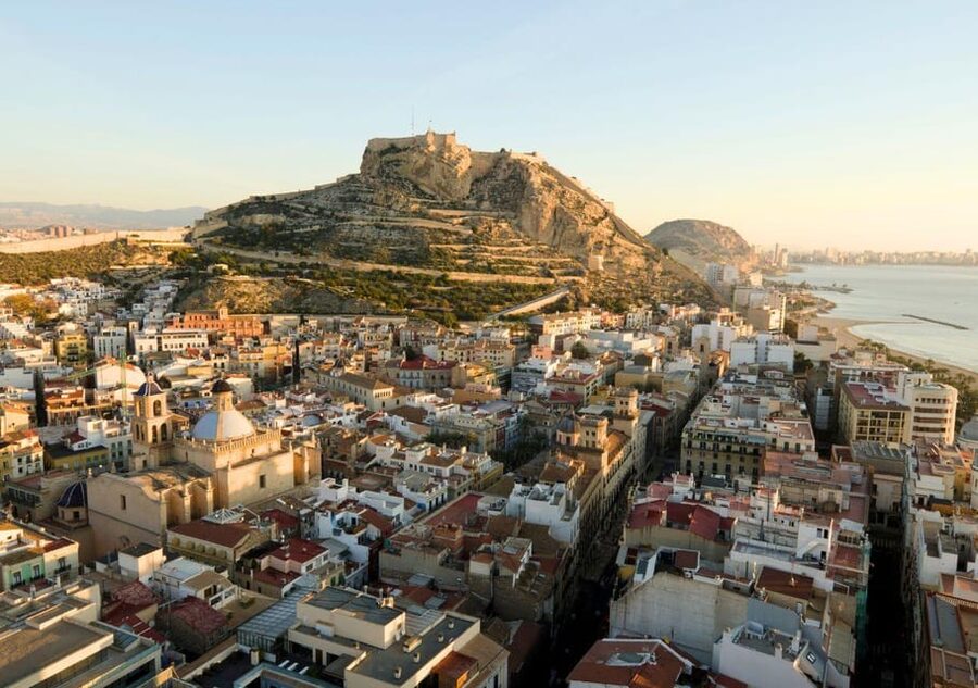 Alicante: Bullring and Castle Guided Tour with Taxi Transfer - Starting at Alicante’s Puerta Grande