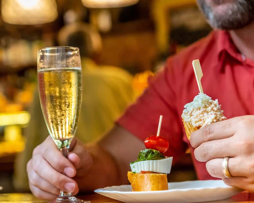 All of Alicante with the Castle, Market, and Tapas. Small group, max 6 people - Why this half-day Alicante tour works