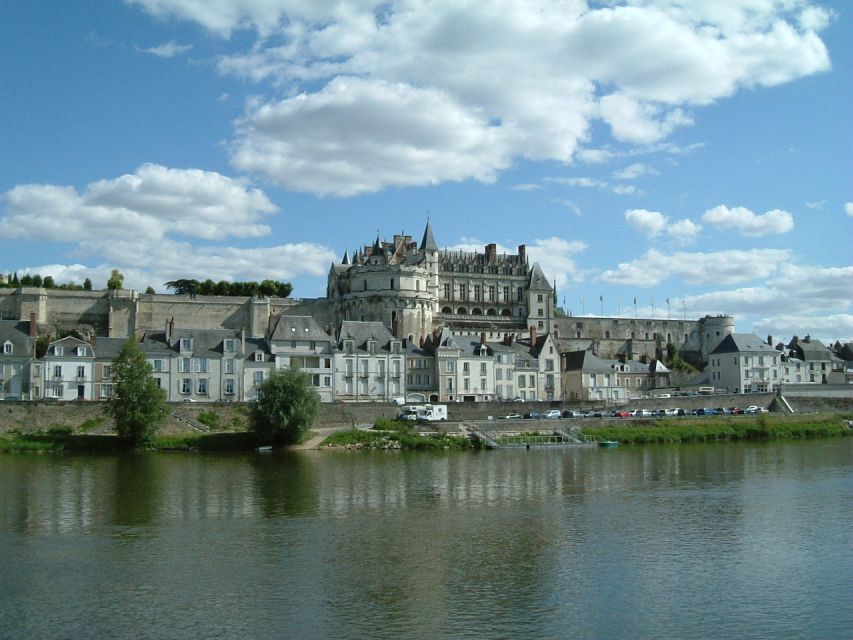 Amboise: Private Guided Tour of the Castle with Entry Ticket - Leonardo da Vinci, Saint-Hubert Chapel, and what is closed