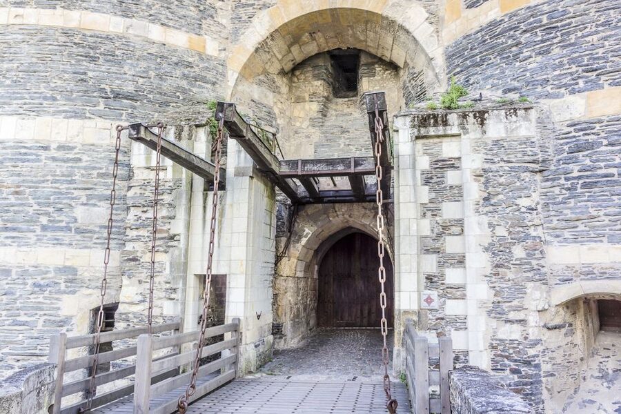 Angers: Château d'Angers Entrance Ticket - Is this a guided visit?