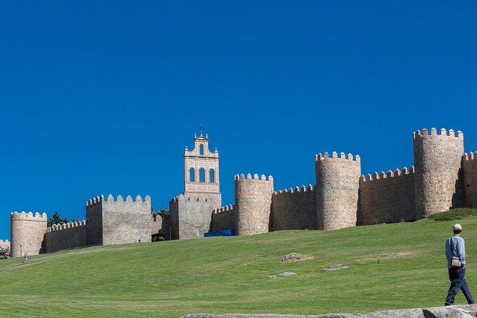 Avila with Walls and Segovia with Alcazar from Madrid - Starting in Madrid and riding toward Segovia