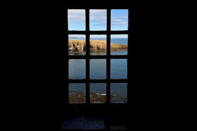 Balmoral Craigievar Dunnottar Crathes Castles Tour from Aberdeen - Lunch at The Boat Inn keeps the route practical
