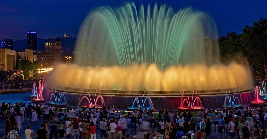 Barcelona Cable Car Sky Views, Magic Fountain & Castle Visit - Reaching Montjuïc by funicular and cable car