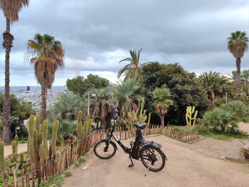 Barcelona: Montjuïc e-bike Adventure with Views and Castle - A terrace stop with your own choice of refreshment