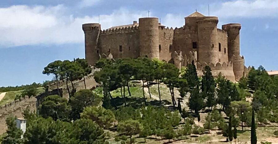 Belmonte Castle Entry Ticket with Audio Guide - The reception room and the 12-minute introduction
