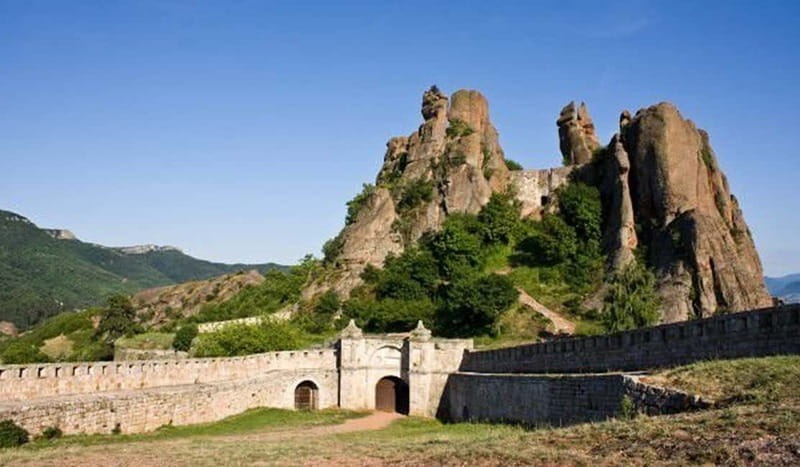 Belogradchik Rocks and Fortress from Sofia - Arriving at Belogradchik Fortress