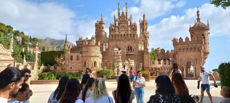 Benalmadena: Colomares Castle Tour with Entry Ticket - Key points at a glance