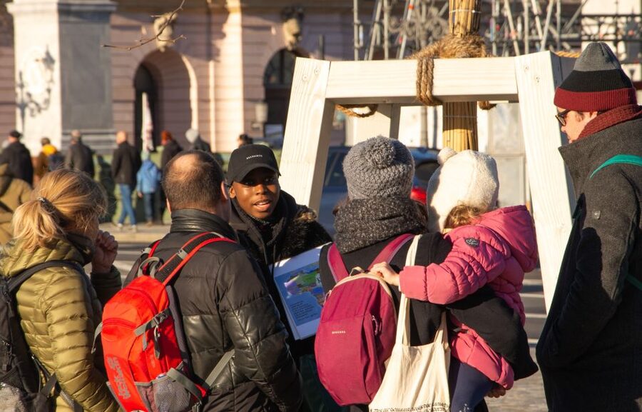 Berlin: Decolonial Berlin Castle/ Humboldt Forum Guided Tour - The Humboldt Brothers and German Science