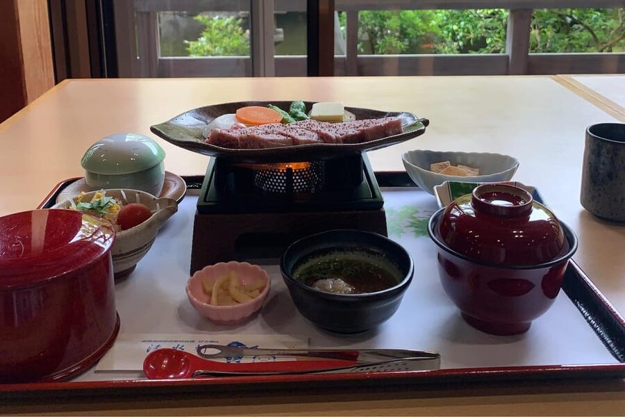 Best of Himeji Castle: 3hr Tour with Licensed Guide - Castle details you might otherwise miss