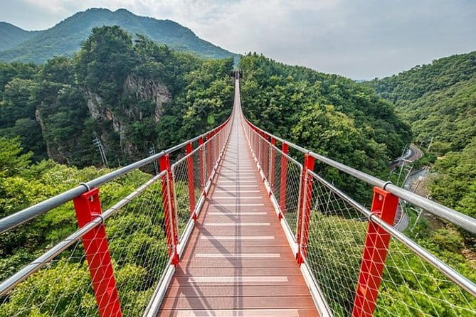 Beyond Seoul: Starfield Library, Hwaseong Fortress & Cave Quest - Hwaseong Fortress and the Joseon royal story