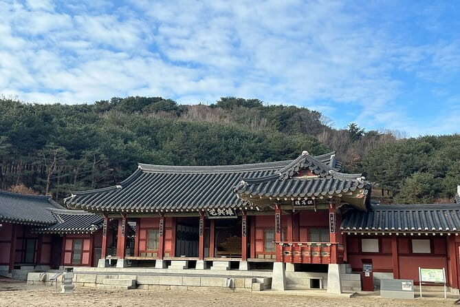 Beyond Seoul: Starfield Library, Hwaseong Fortress & Cave Quest - Transport, meeting points, and the shape of the day
