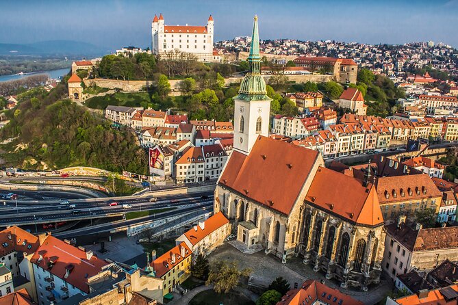 Big Castle Tour in Bratislava by Presporacik Sightseeing Vehicle - Government Office and Presidential Palace