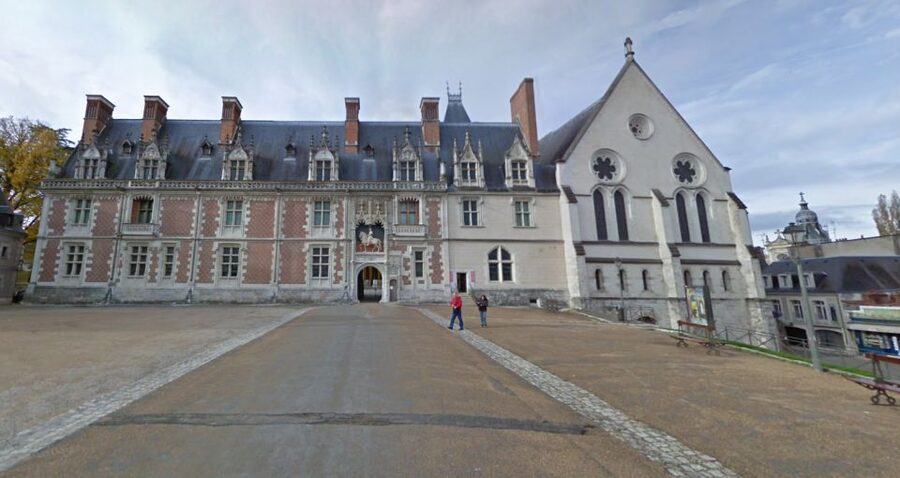 Blois: Private Tour of Blois Castle with Entry Tickets - Key points to know before visiting Blois Castle