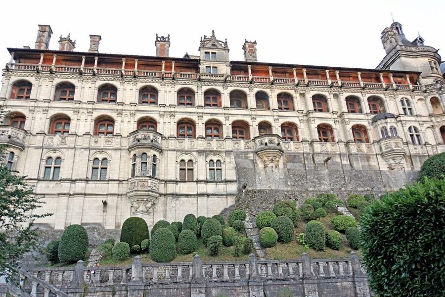 Blois: Private Tour of Blois Castle with Entry Tickets - What a private two-hour format changes