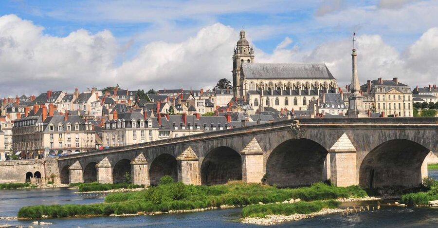 Blois: Private Tour of Blois Castle with Entry Tickets - Who will get the most from the $276 price