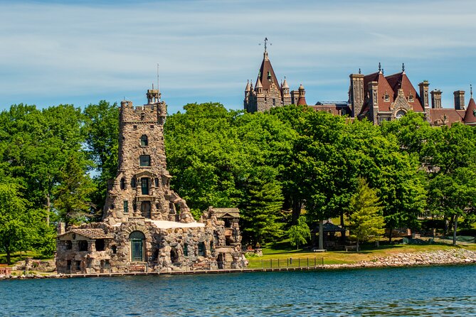 Boldt Castle and 2 Nation Tour - How the $32 fare measures up