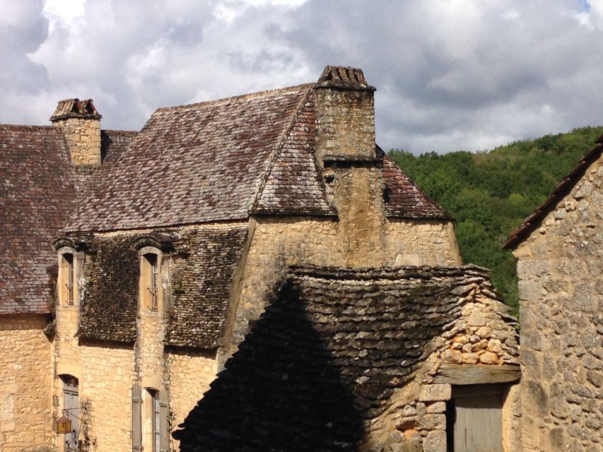 Bordeaux to Dordogne: Castles & Villages Private Tour - Food, wine, and the cost of a private car