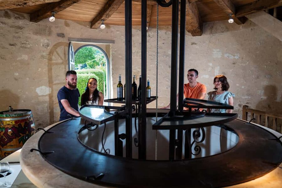 Bordeaux: Visit to Château de Reignac and prestige tasting - Key points at a glance